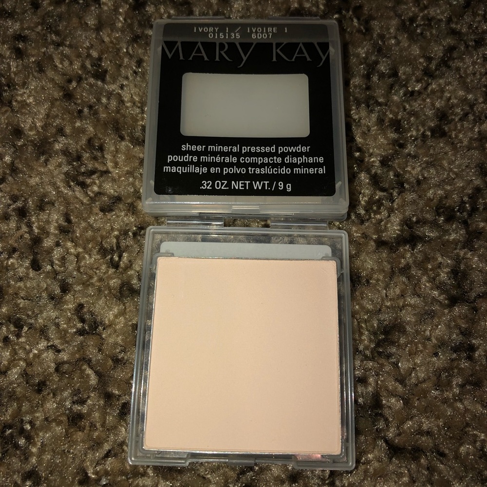 BOGO, Mary Kay sheer mineral presses powder!